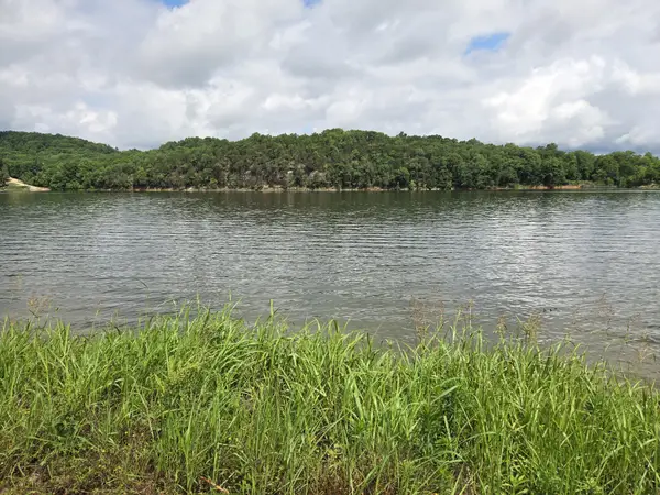 823 River Front Dr, Clifton, TN 38425