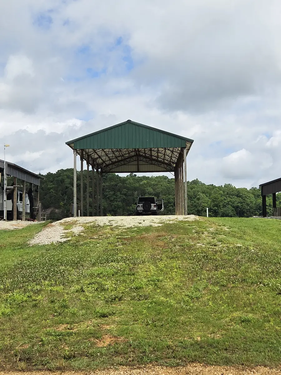 823 River Front Dr, Clifton, TN 38425 - #3
