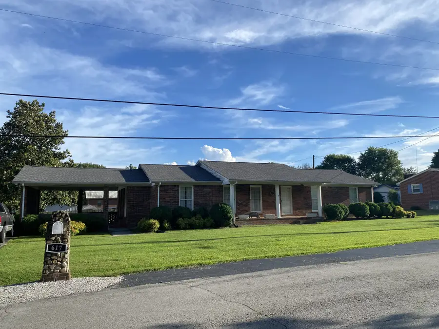 615 Cill St, Smithville, TN 37166 - #2