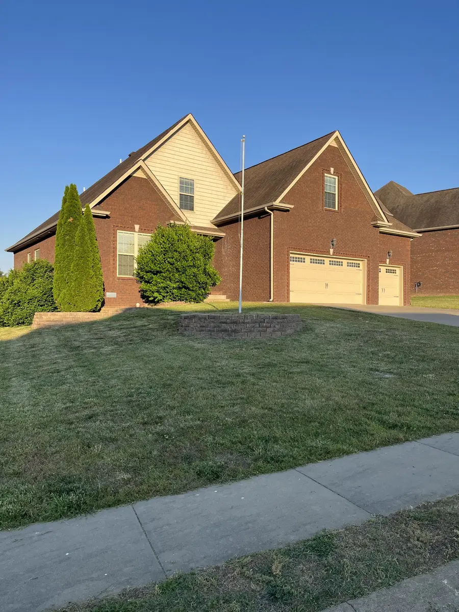 1615 Edgewater Ln, Clarksville, TN 37043 - #2