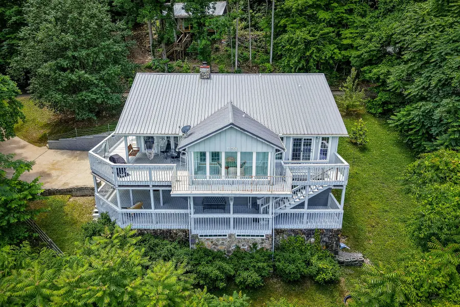 1038 Lakeside Dr, Smithville, TN 37166 - #2