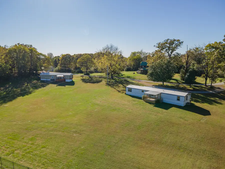 990 Community Rd, Nunnelly, TN 37137 - #2