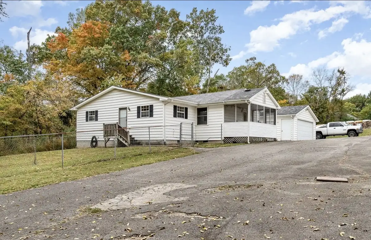 298 Tobacco Rd, Clarksville, TN 37042 - #1