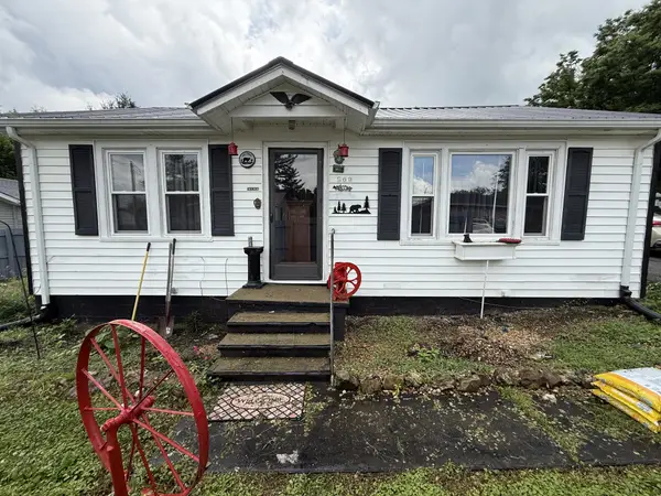 309 Jackson St, Smithville, TN 37166