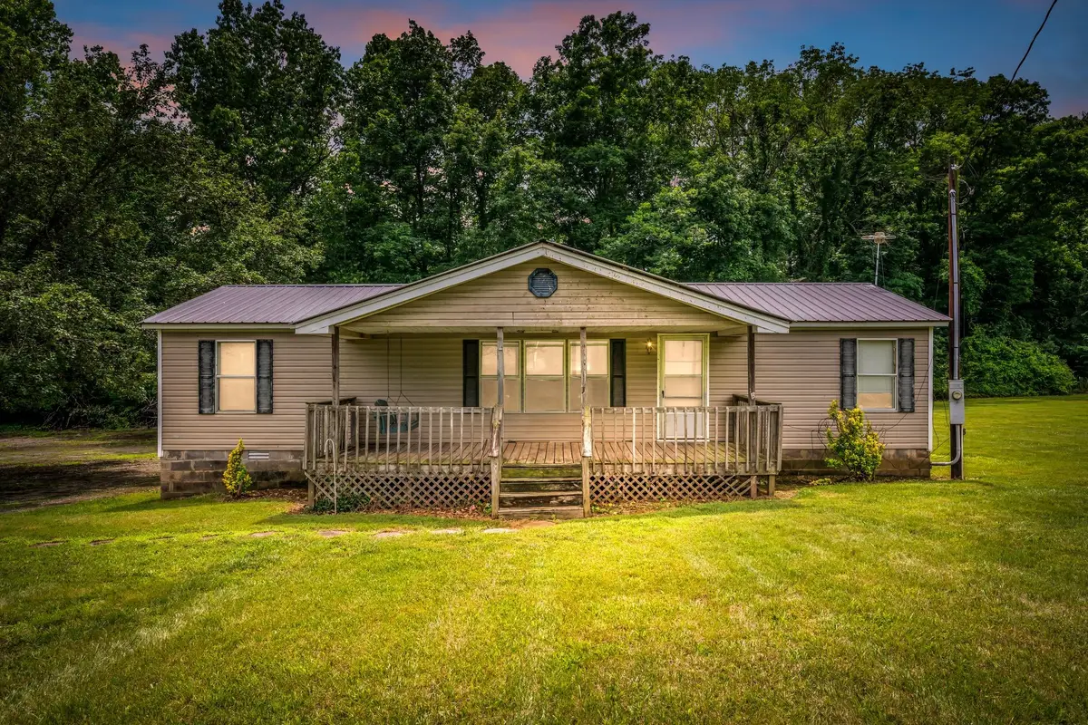 1005 Briarwood Dr, Charlotte, TN 37036 - #1