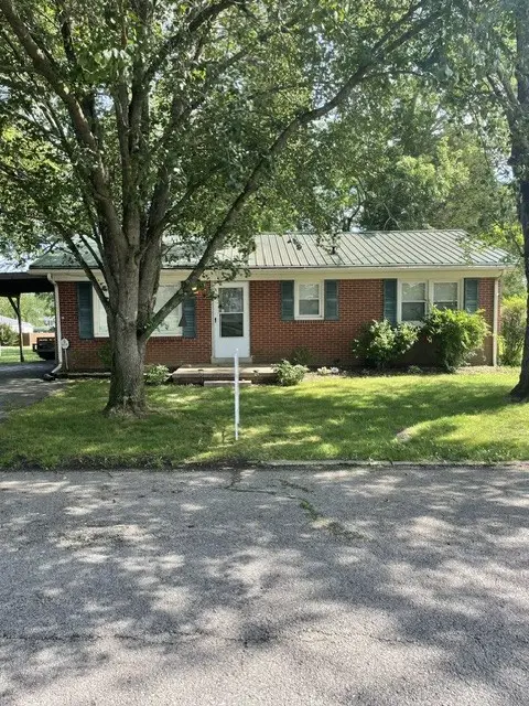 527 7th St, Lawrenceburg, TN 38464 - #1