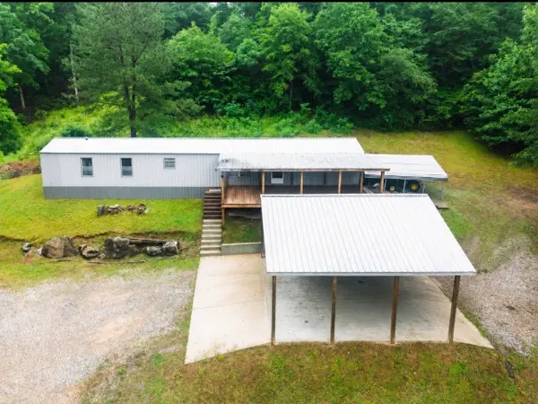 1865 Mcwhorter Rd, Cunningham, TN 37052
