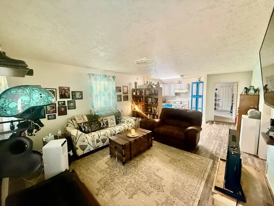 919 Memorial Dr, Paris, TN 38242 - #3