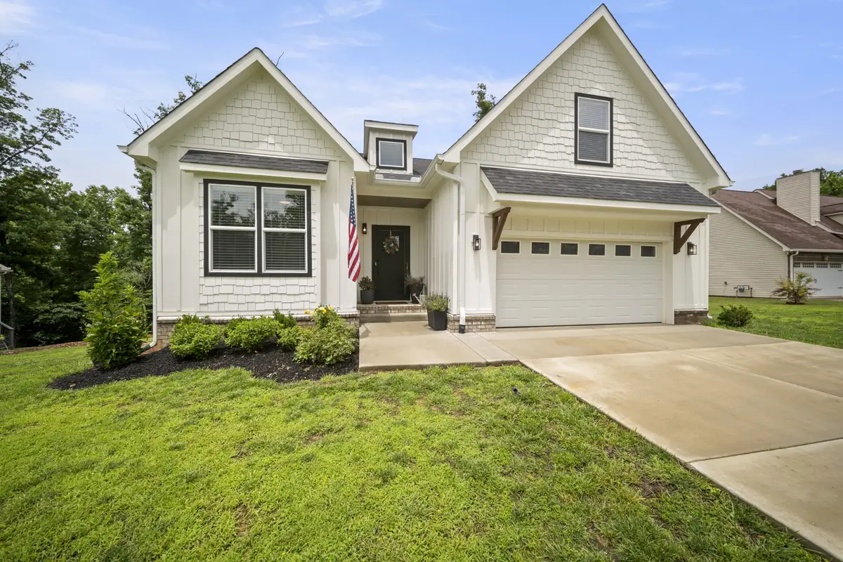 212 Cherokee Dr, White Bluff, TN 37187 - #1