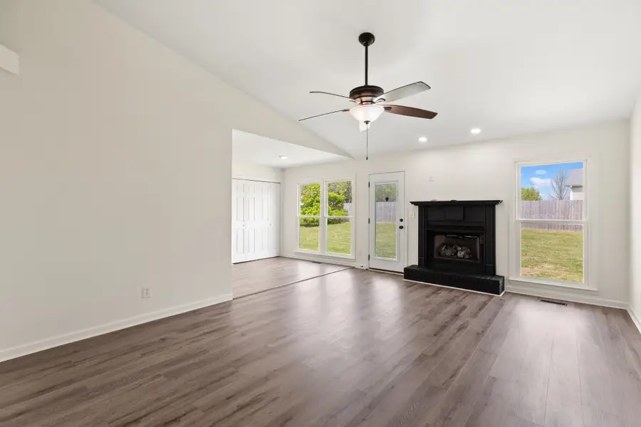 3105 Larson Ln, Clarksville, TN 37043 - #2
