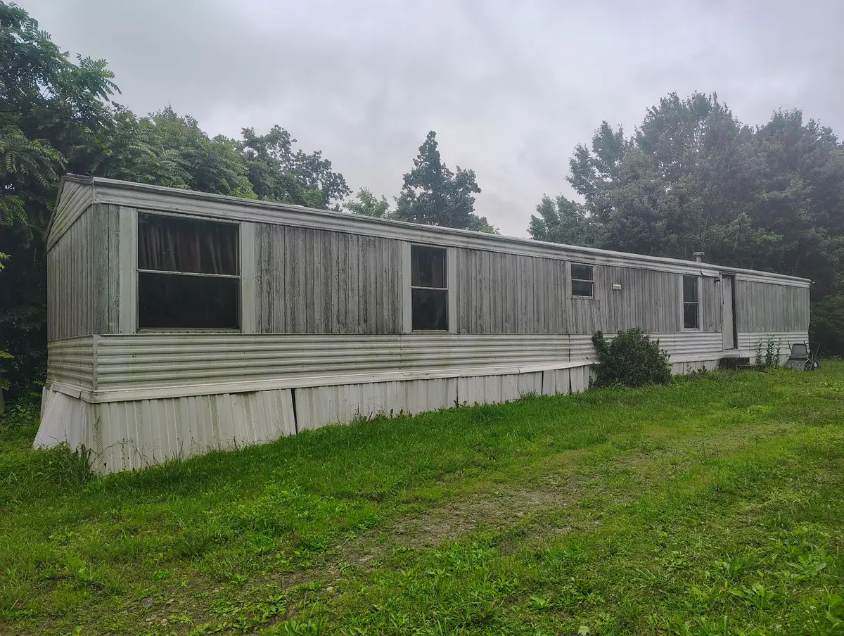 363 Wildcat Ln, Lafayette, TN 37083 - #1
