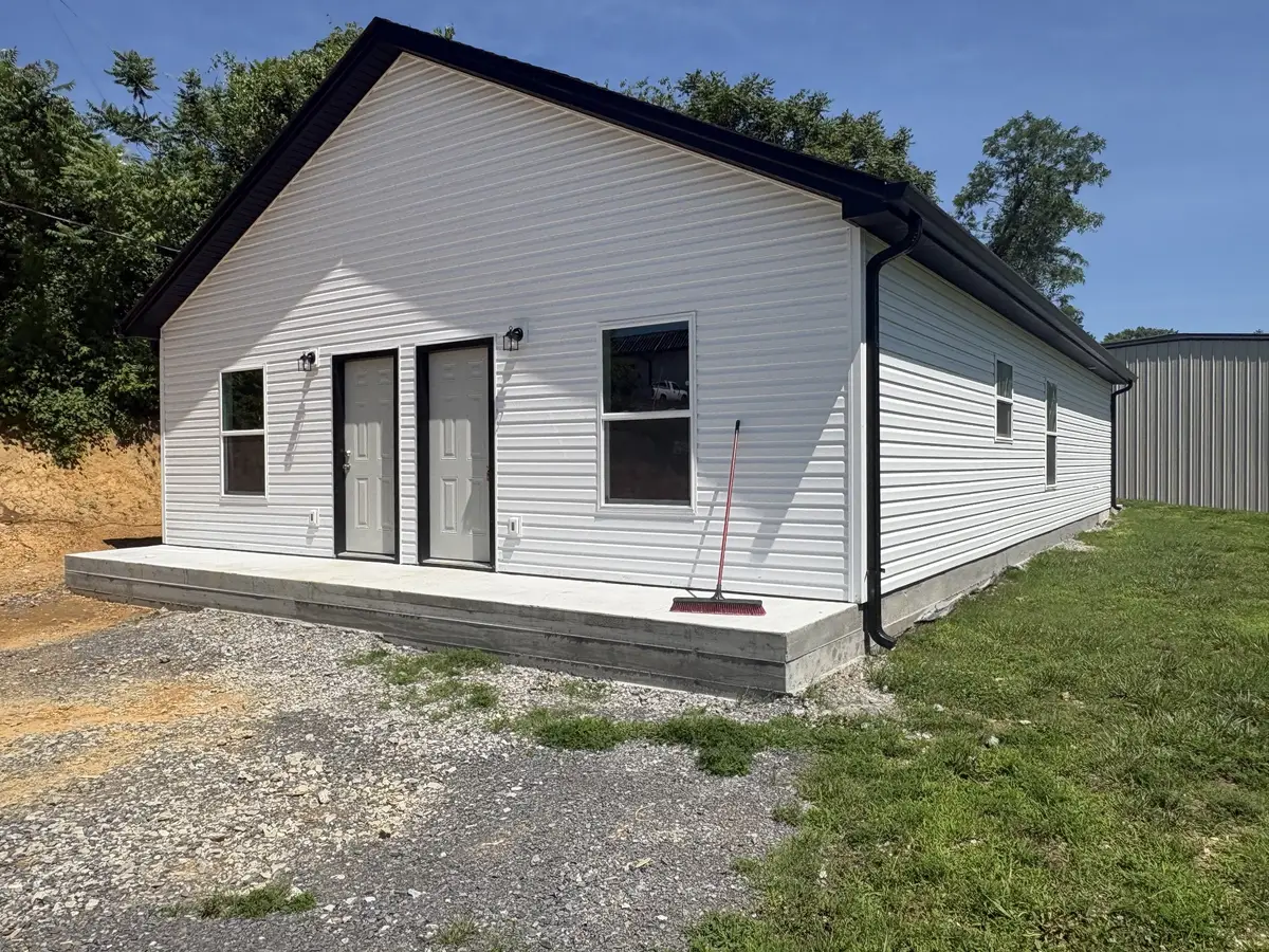 111 Second Ave, Carthage, TN 37030 - #1