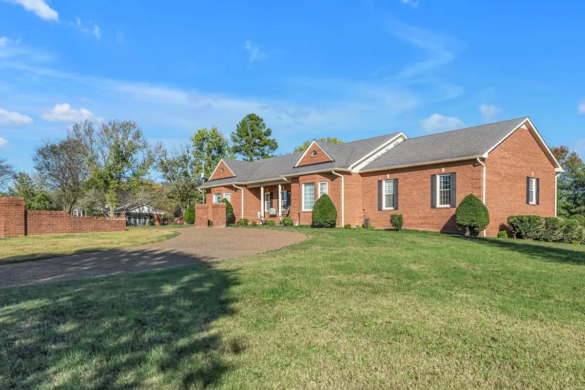 161 Graystone Dr, Gallatin, TN 37066 - #1