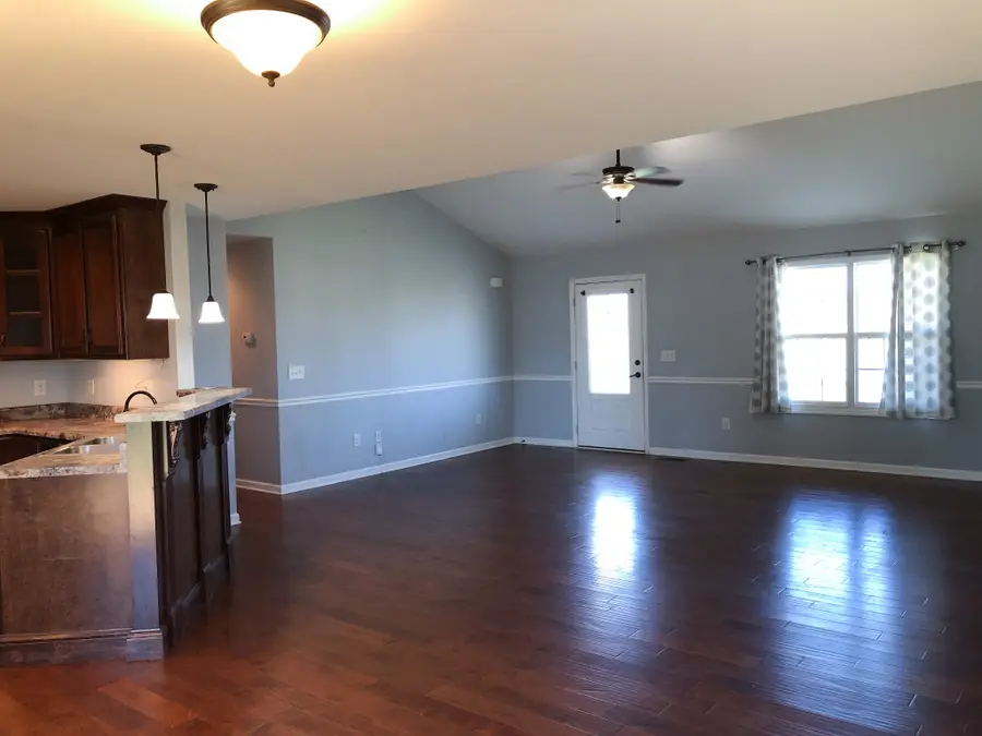 171 Raspberry Dr, Winchester, TN 37398 - #3