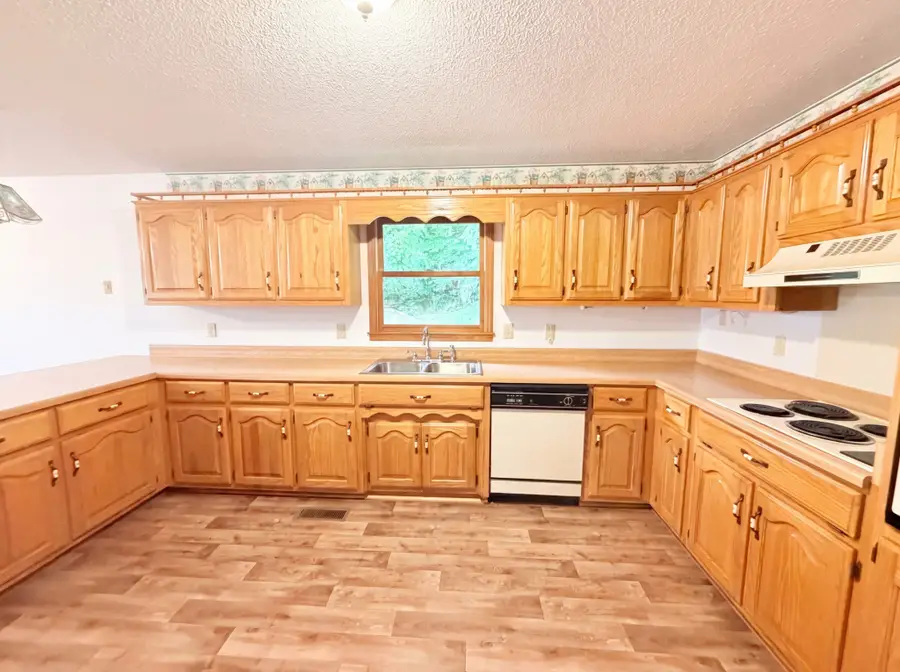 8663 Dog Branch Rd, Mount Pleasant, TN 38474 - #2