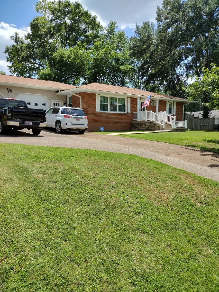 204 Park Ln, Clarksville, TN 37042 - #2