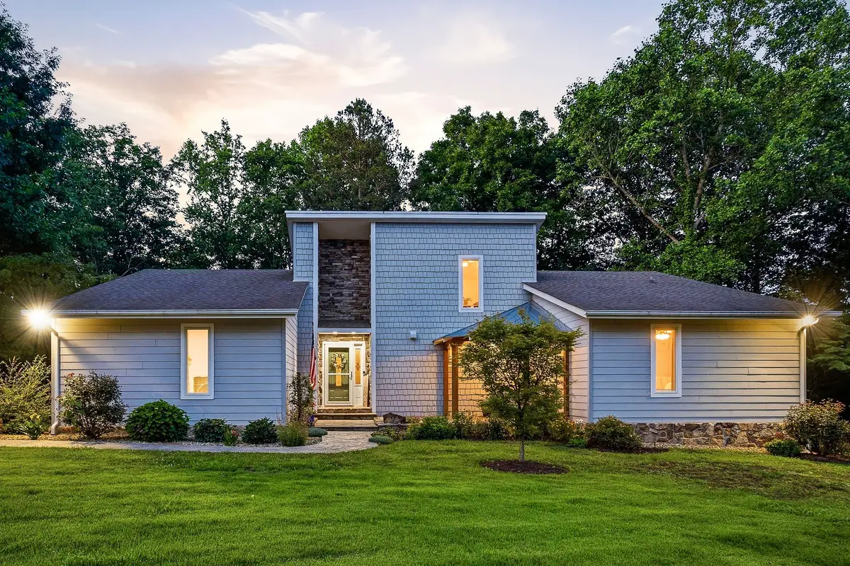 939 Pine Grove Rd, Smithville, TN 37166 - #1