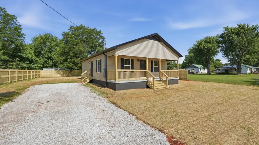 109 Spruce St, Cowan, TN 37318 - #3