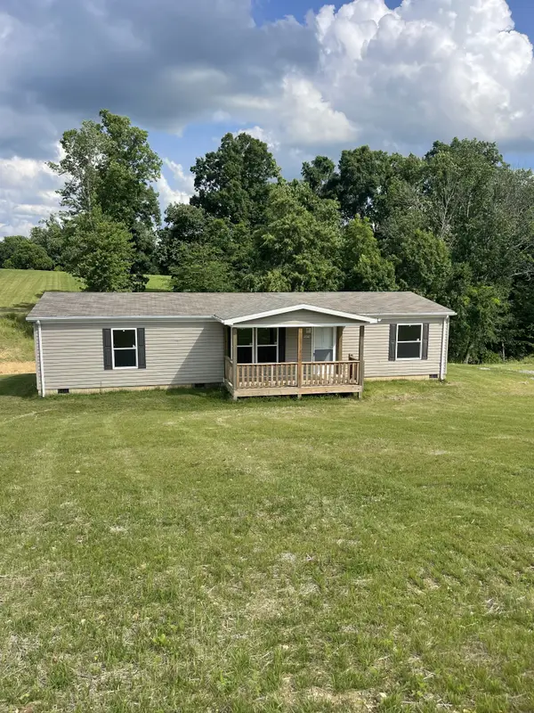 9458 Sunrise Rd, Red Boiling Springs, TN 37150