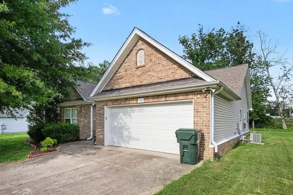 502 Poplar Bnd, Dickson, TN 37055
