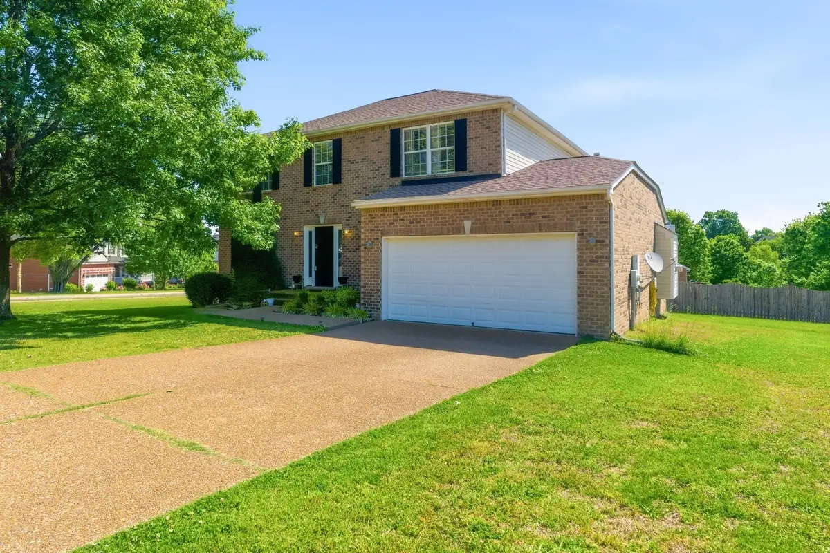 8008 Streamside Dr, Mount Juliet, TN 37122 - #1