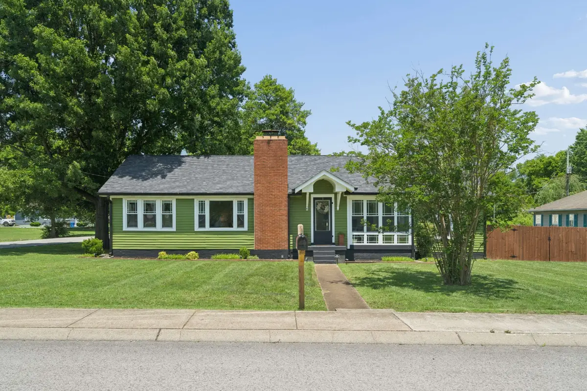 300 Drake St, Goodlettsville, TN 37072 - #1