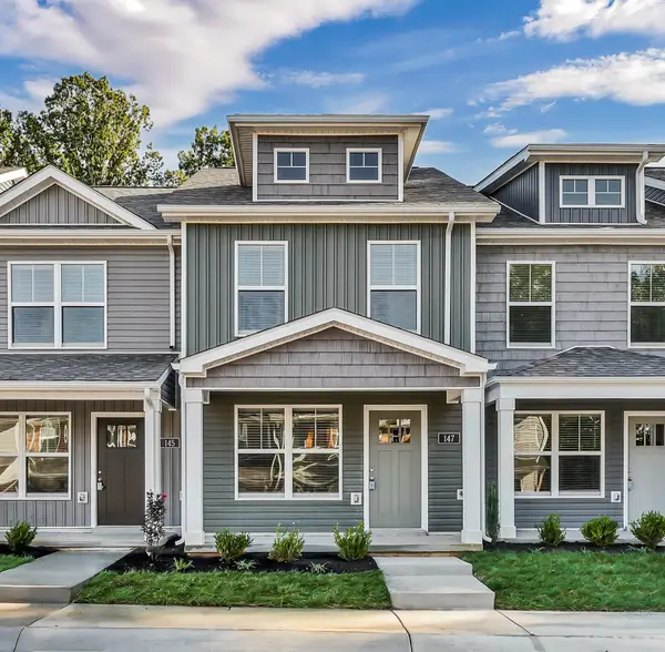 147 Quarry Point Dr, Clarksville, TN 37043
