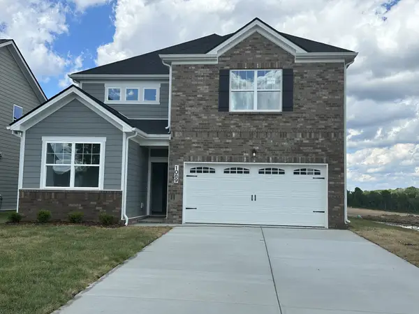 1089 Large Poppy Dr, La Vergne, TN 37086