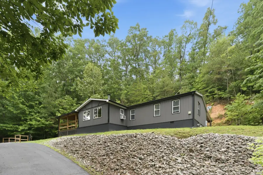 14656 Highway 438 W, Linden, TN 37096 - #2
