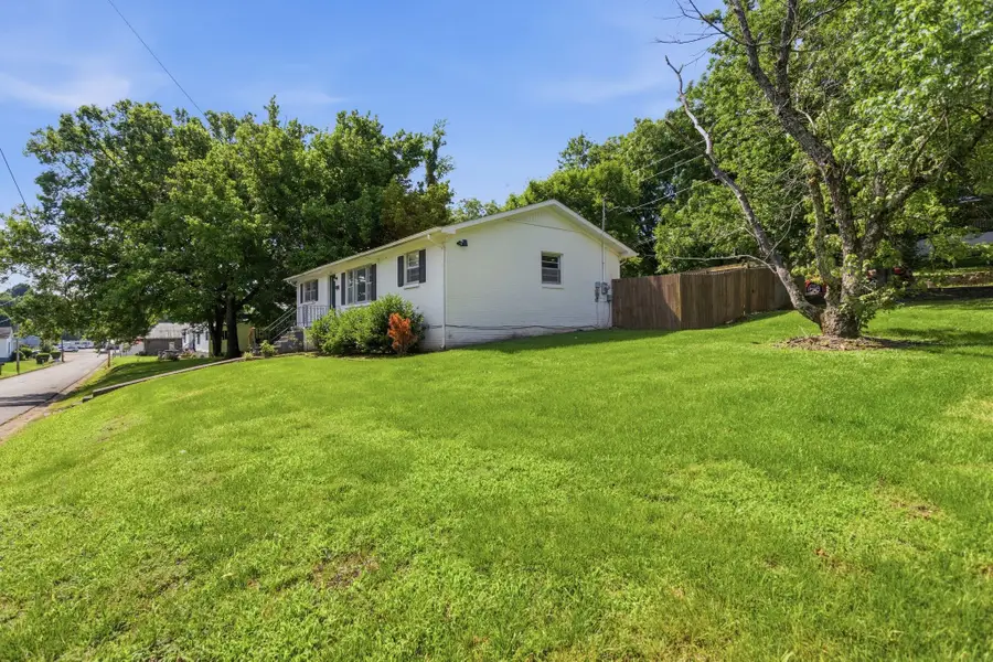 183 Gordon St, Pulaski, TN 38478 - #3