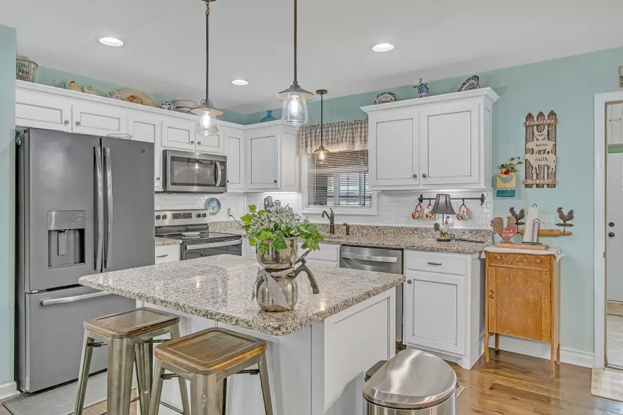 957 Richland Farms Dr, Manchester, TN 37355 - #2