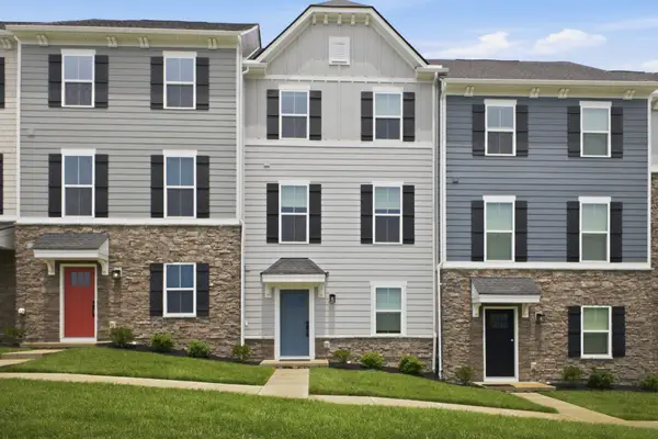 905 Mountain View Ct, Thompsons Station, TN 37179