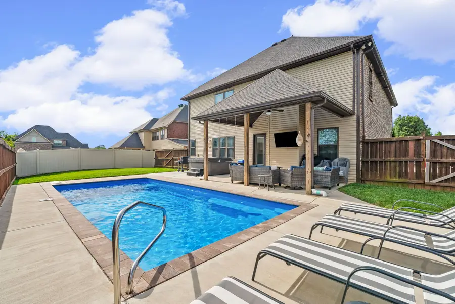 295 Castleton Ct, Clarksville, TN 37043 - #2