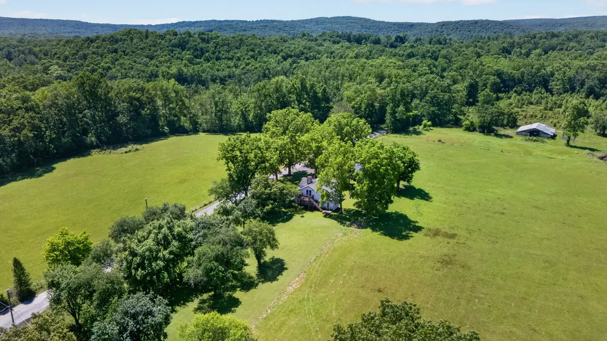 697 Bottom Rd, Palmer, TN 37365 - #1