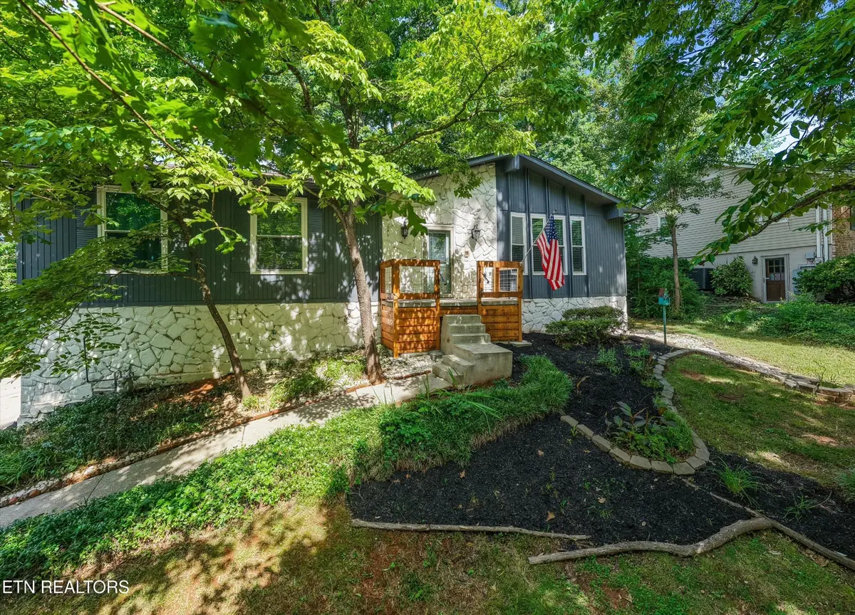 1117 Rain Tree Rd, Knoxville, TN 37923 - #1