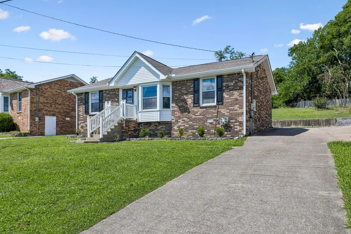 104 Spruce Dr, Hendersonville, TN 37075 - #1