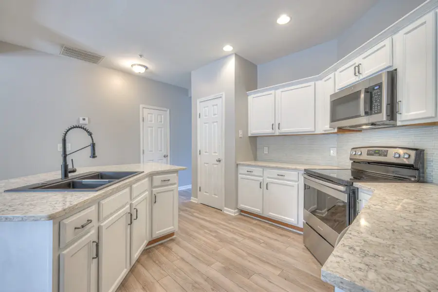 4027 Clinton Ln, Spring Hill, TN 37174 - #2