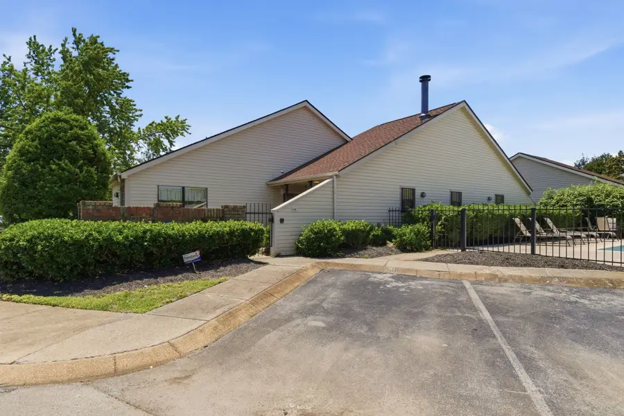 301 Laurel Hill Dr, Old Hickory, TN 37138 - #2