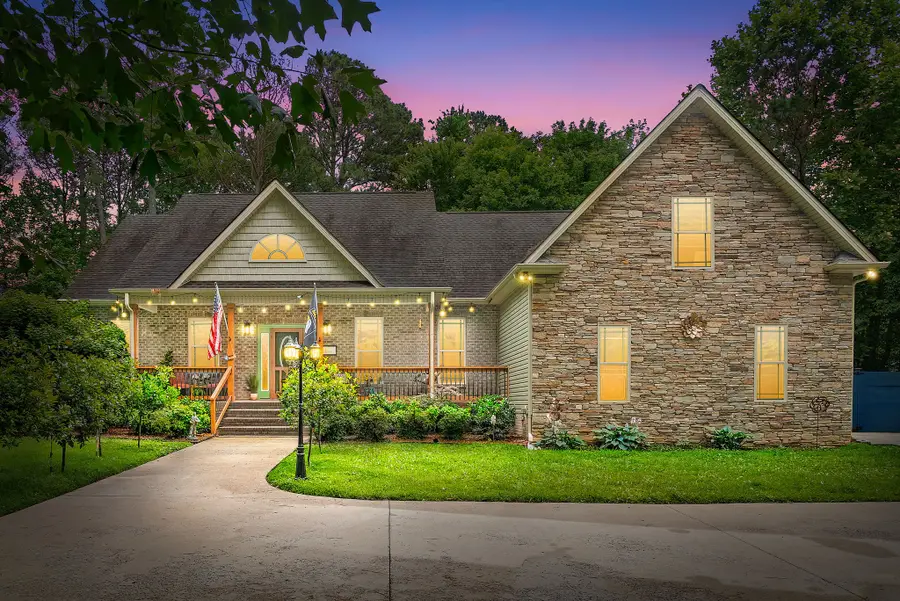 2700 Dover Rd, Woodlawn, TN 37191 - #2