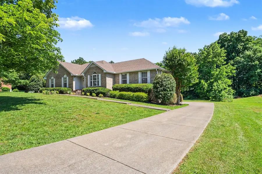 1029 Nina Dr, Springfield, TN 37172 - #2