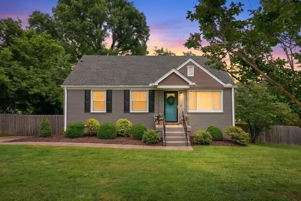 923 Shauna Dr, Nashville, TN 37214