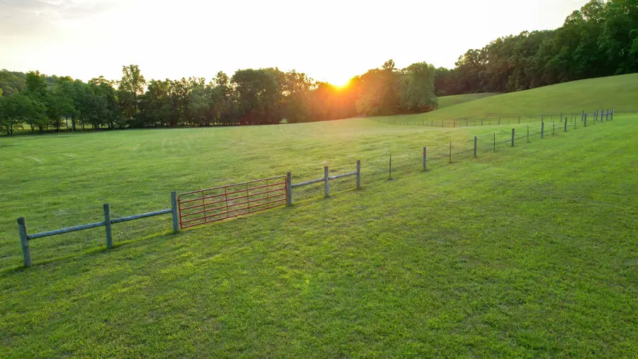 1267 Wades Branch Rd, Centerville, TN 37033 - #3