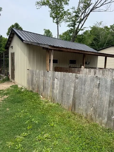 519 Bennett Hill Rd, Red Boiling Springs, TN 37150 - #2