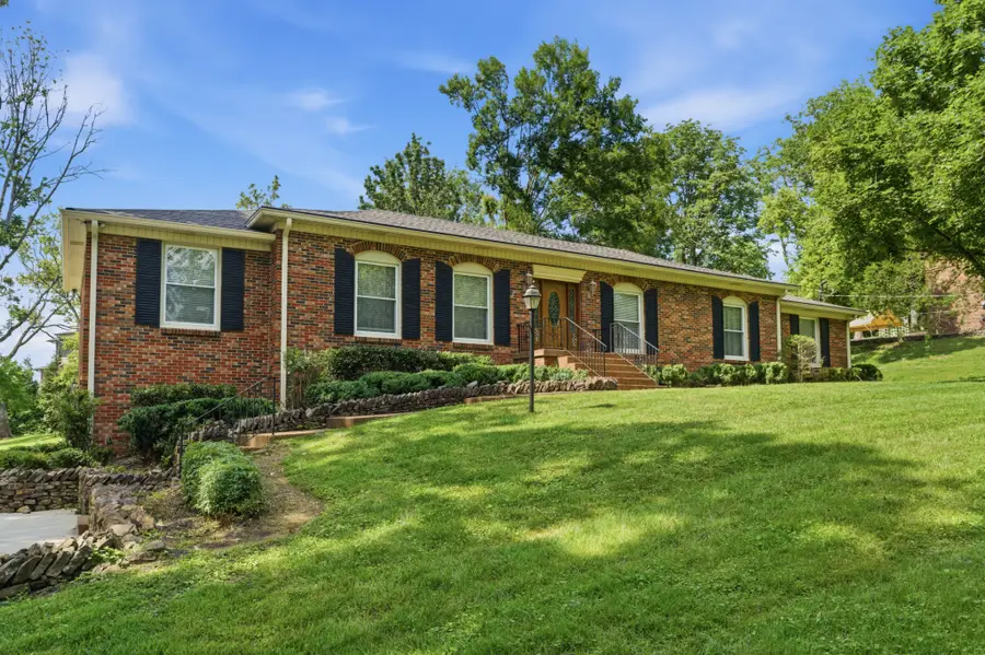 631 Forest Park Dr, Brentwood, TN 37027 - #3