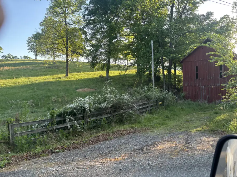 135 Louise Creek Rd, Cumberland Furnace, TN 37051 - #3