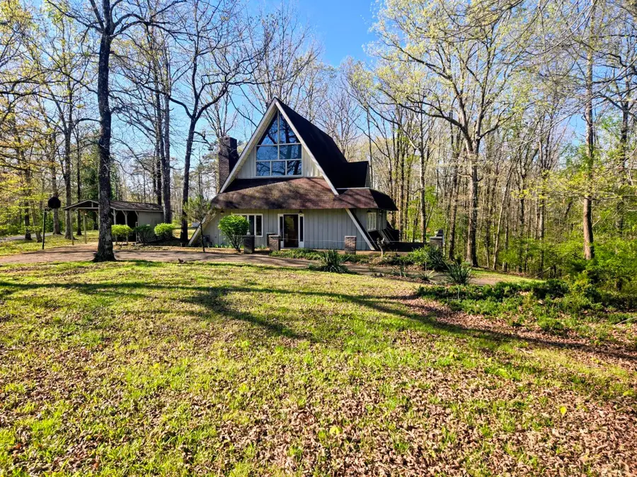 820 Hurricane Hill Dr, Waynesboro, TN 38485 - #2