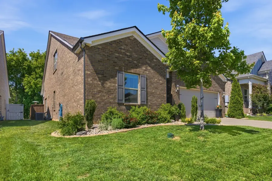 4957 Riverbank Dr, Hermitage, TN 37076 - #2