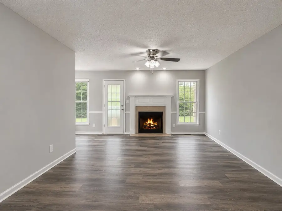 1023 Hedge Apple Dr, Clarksville, TN 37040 - #2