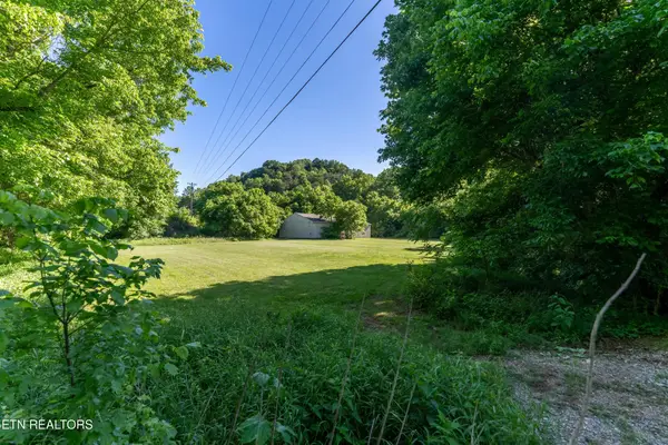 1921 Sockless Rd, Dandridge, TN 37725