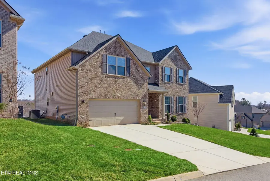 8735 Yellow Aster Rd, Knoxville, TN 37931 - #2